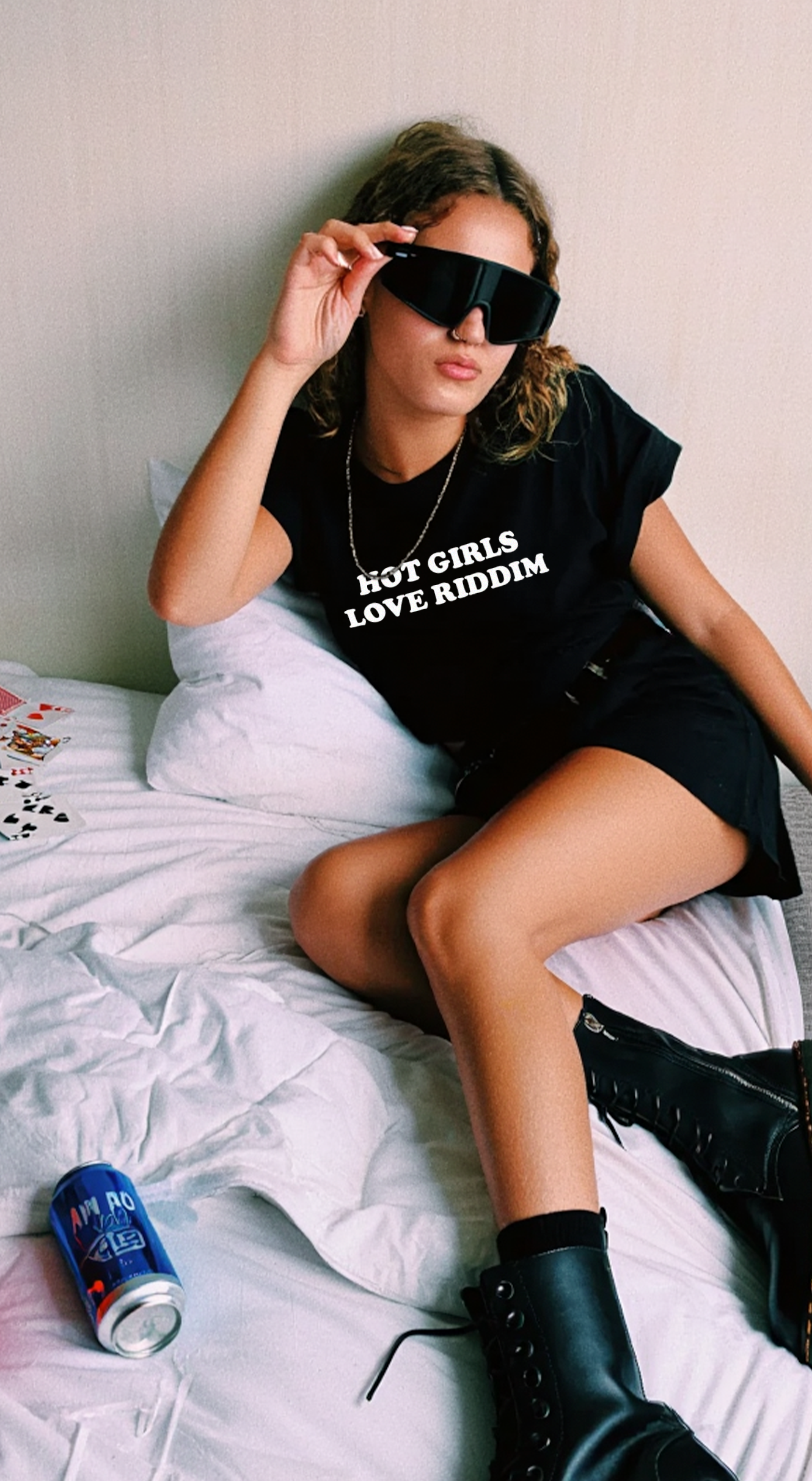 Hot Girls Love Riddim (Unisex)