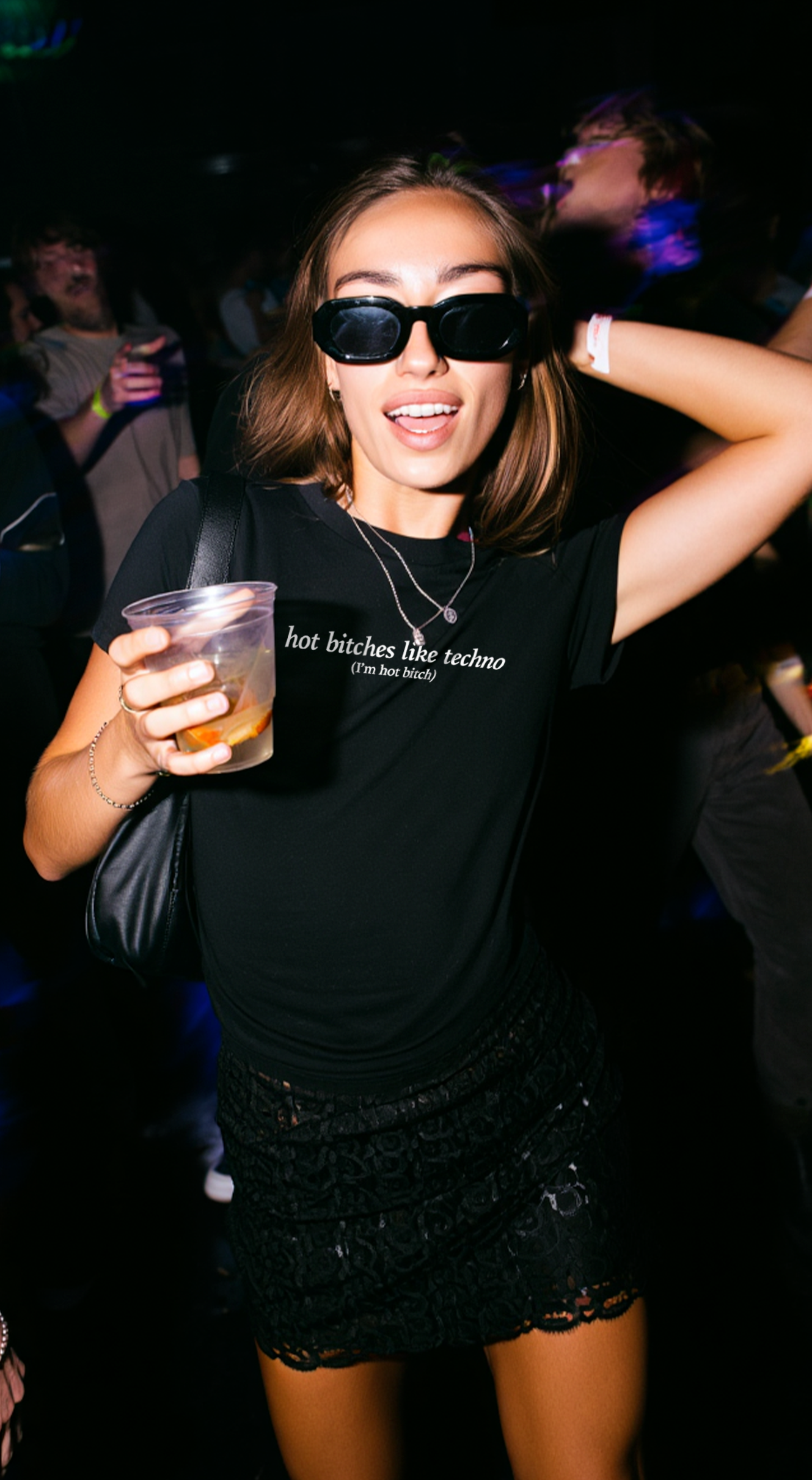 Hot Bitches Like Techno (Unisex)