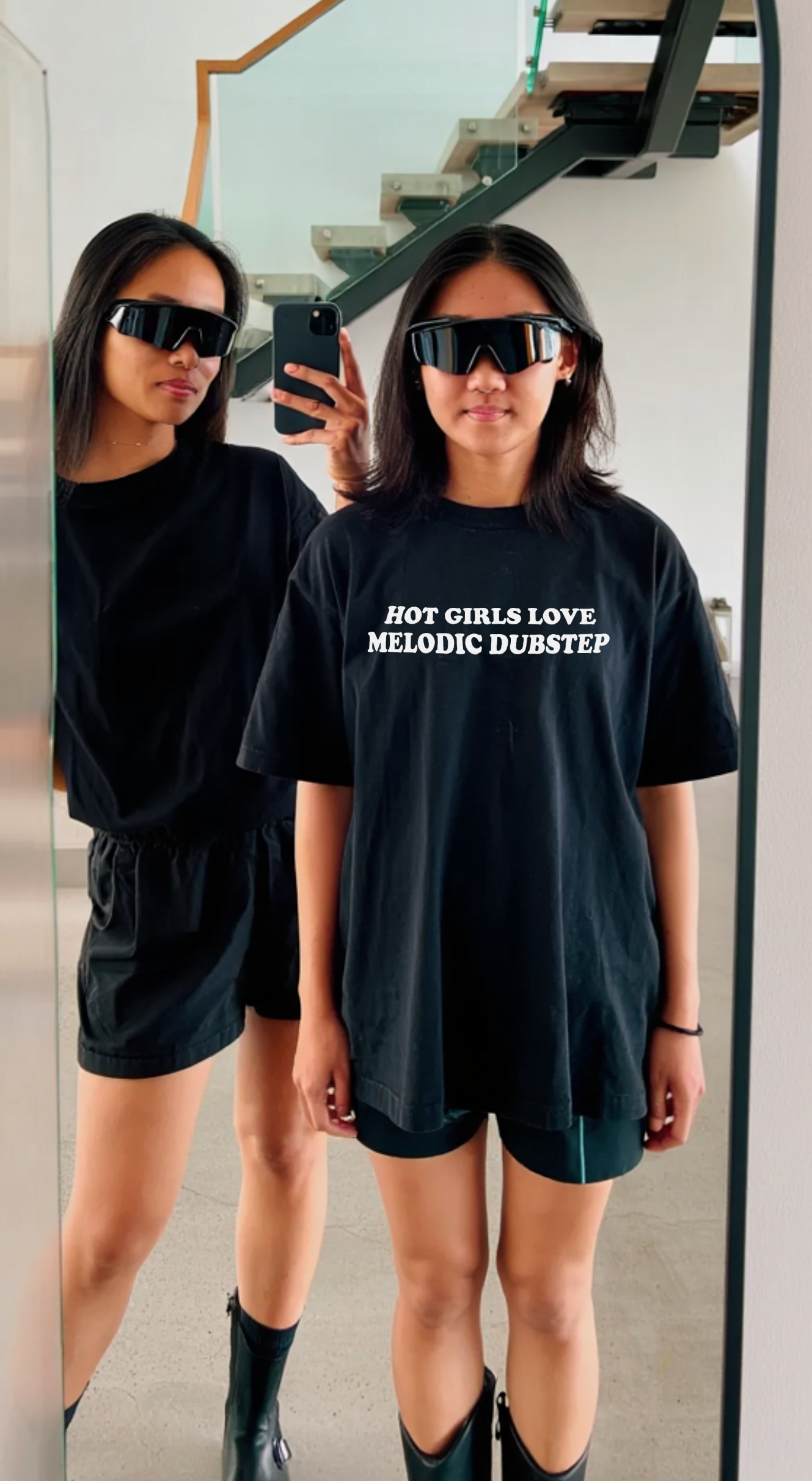 Hot Girls Love Melodic Dubstep (Unisex)